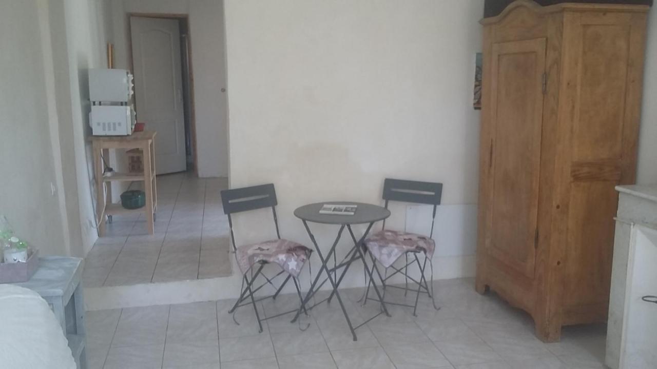 Appartement Dans Hameau Provencal Allauch Bagian luar foto