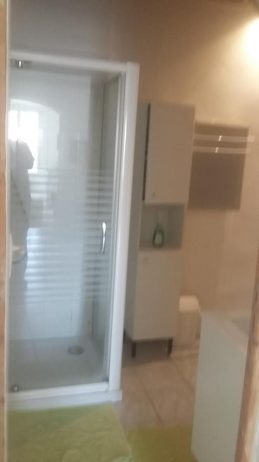 Appartement Dans Hameau Provencal Allauch Bagian luar foto