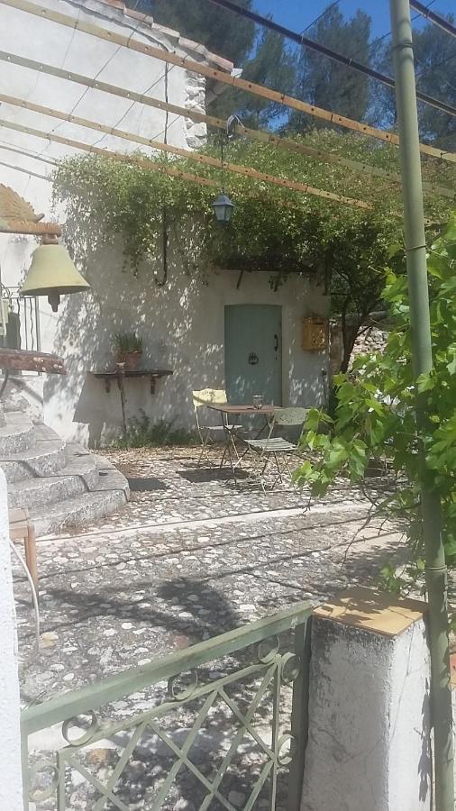 Appartement Dans Hameau Provencal Allauch Bagian luar foto