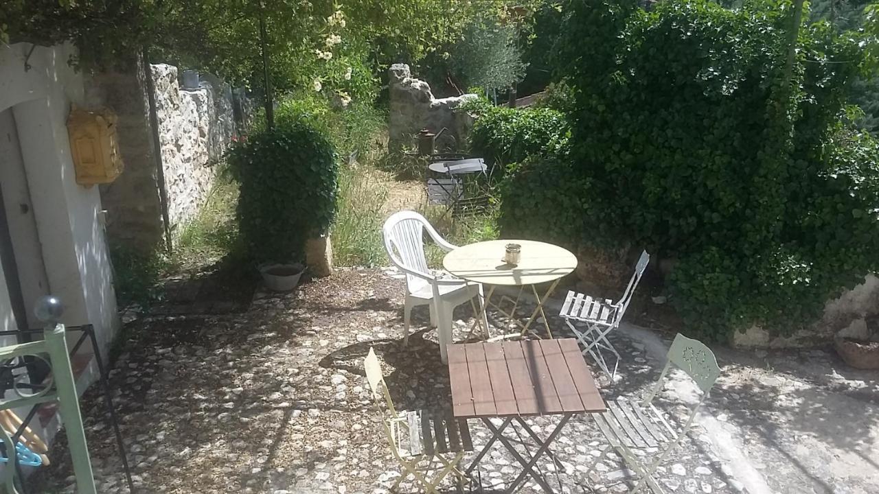 Appartement Dans Hameau Provencal Allauch Bagian luar foto