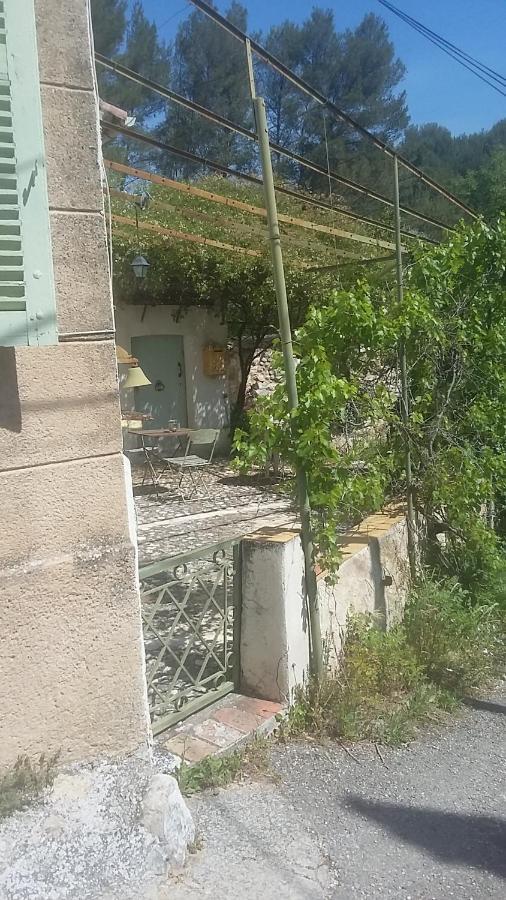 Appartement Dans Hameau Provencal Allauch Bagian luar foto