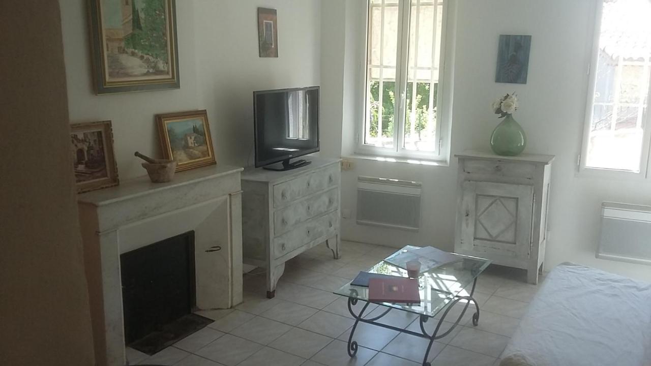 Appartement Dans Hameau Provencal Allauch Bagian luar foto