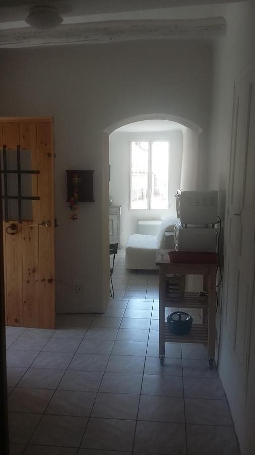 Appartement Dans Hameau Provencal Allauch Bagian luar foto